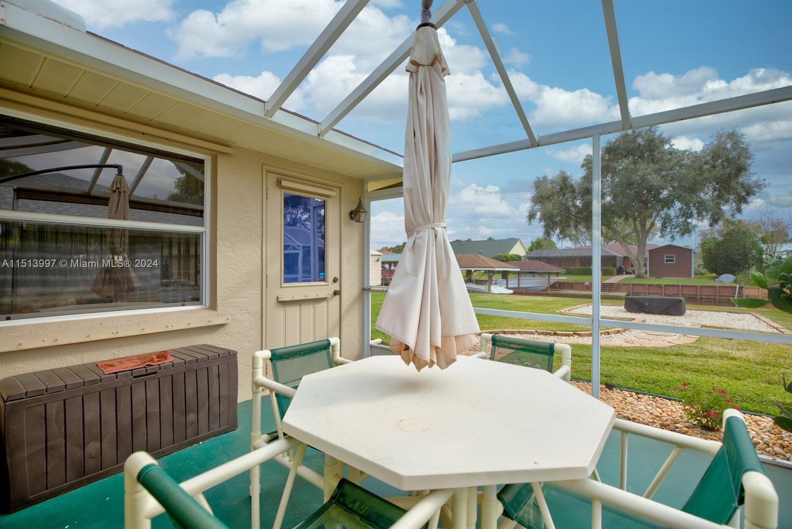 LEISURE LAKES - Residential