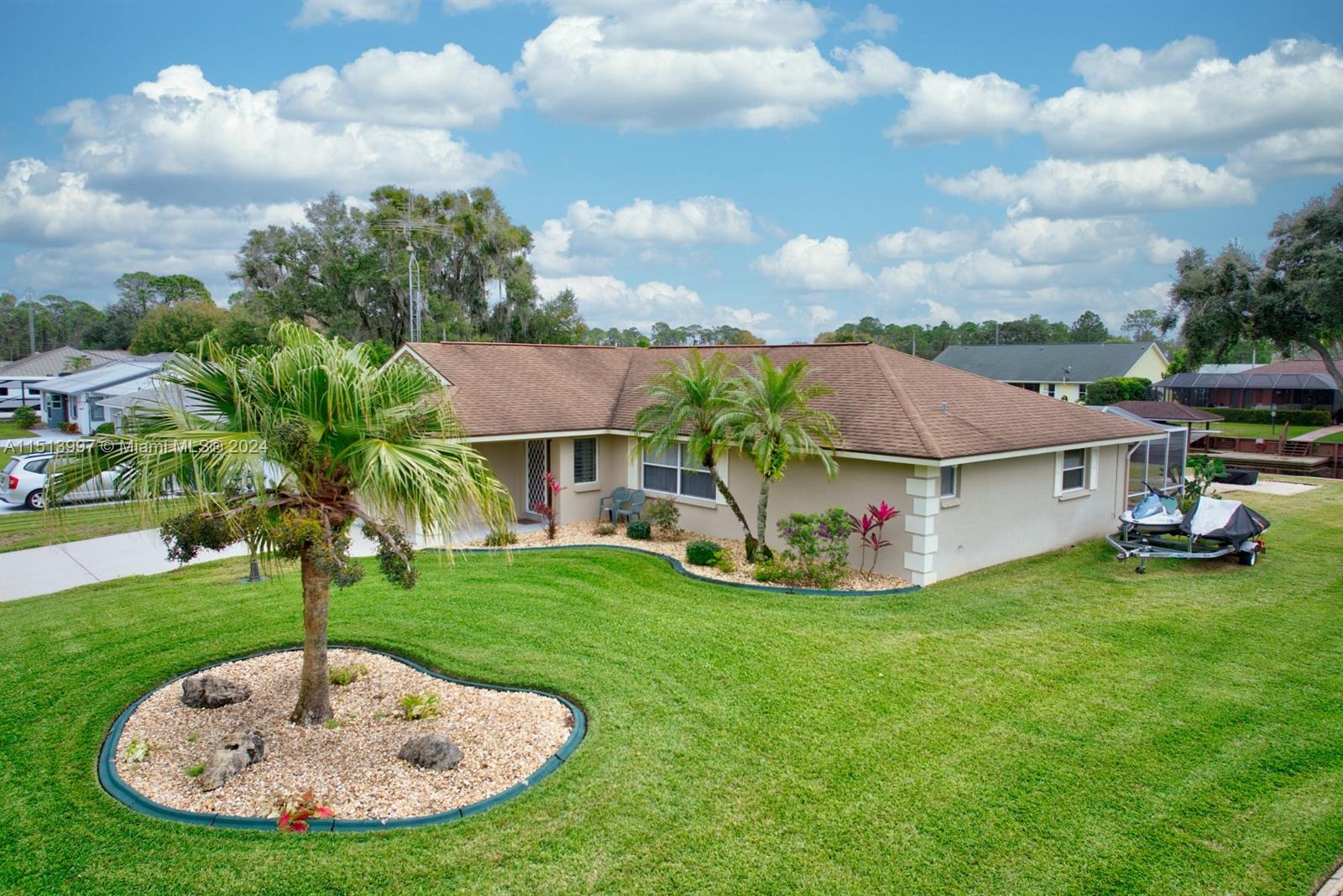 LEISURE LAKES - Residential
