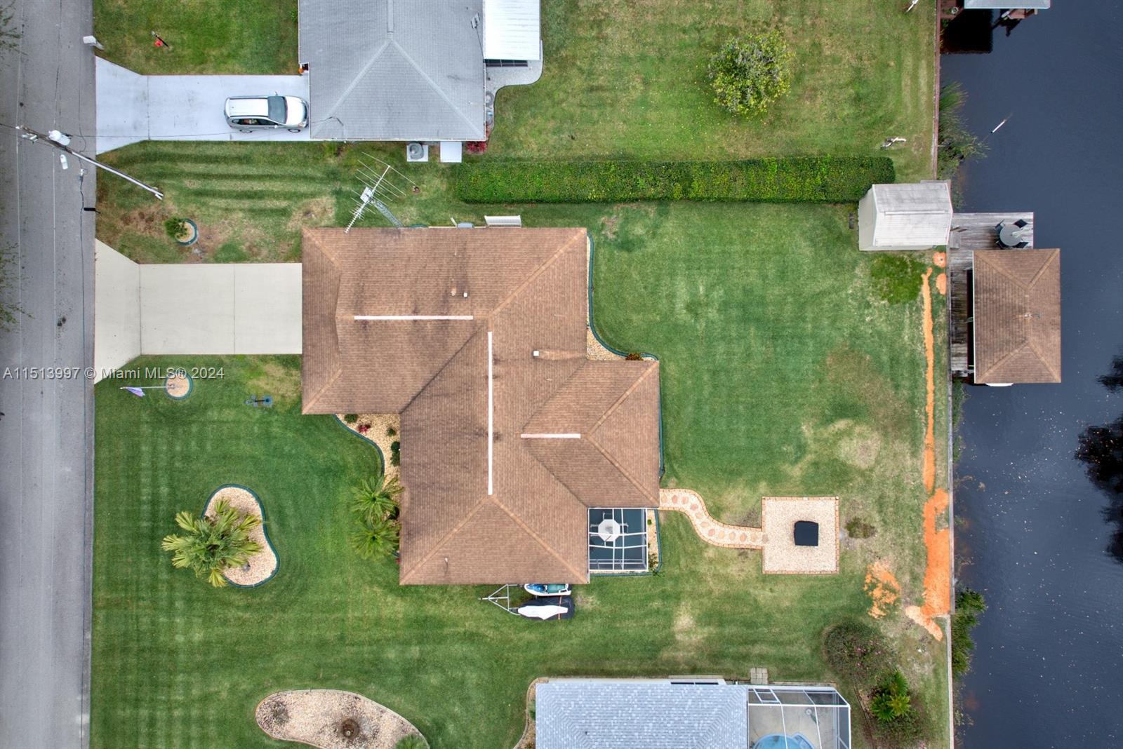 LEISURE LAKES - Residential