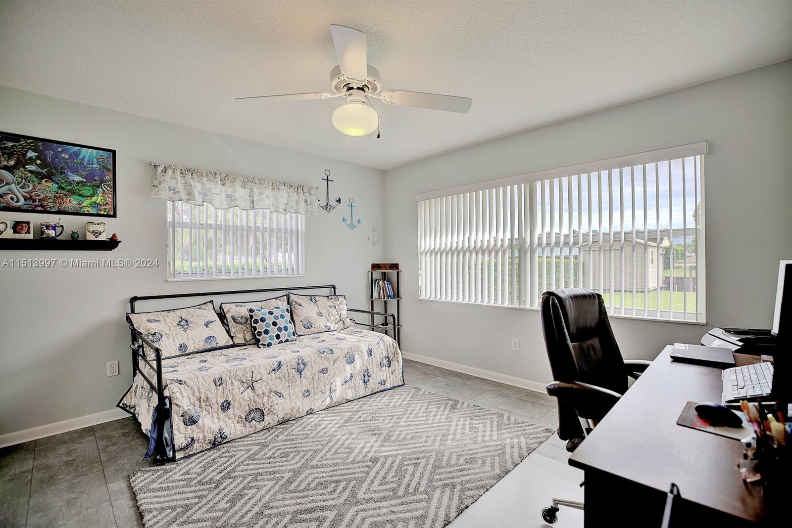 LEISURE LAKES - Residential