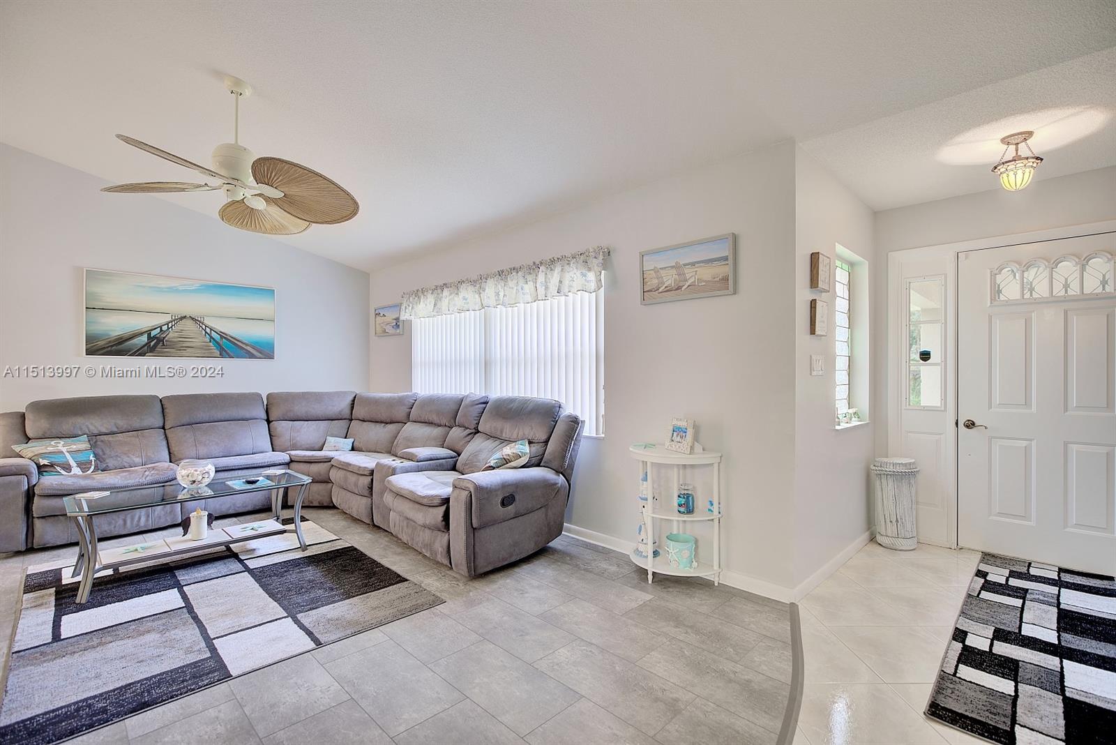 LEISURE LAKES - Residential