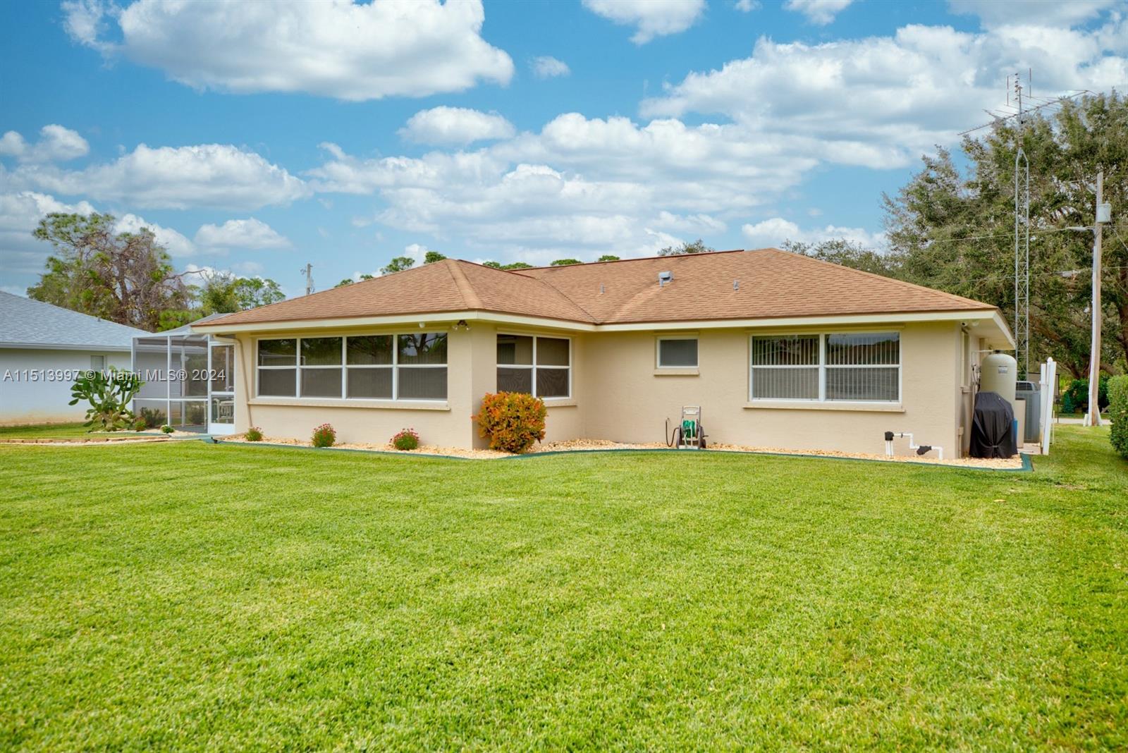 LEISURE LAKES - Residential