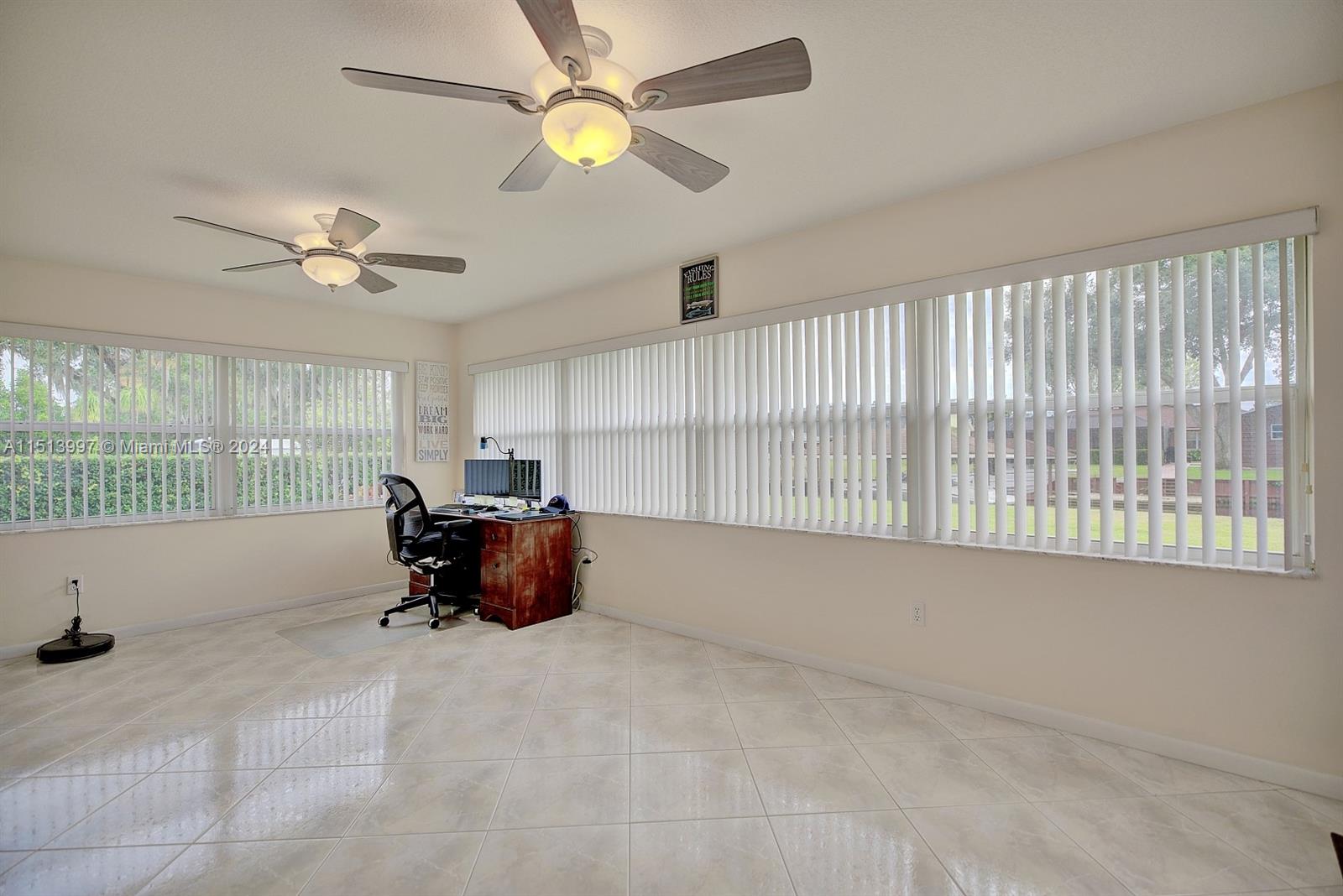 LEISURE LAKES - Residential