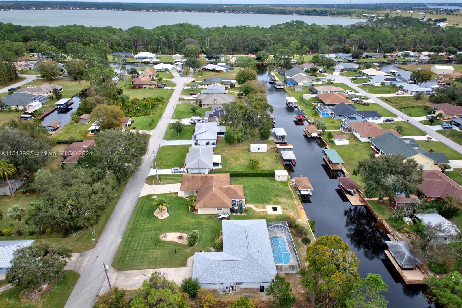 LEISURE LAKES - Residential