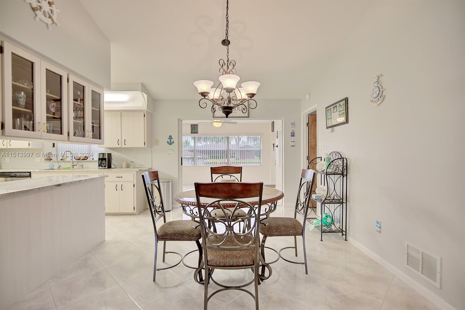 LEISURE LAKES - Residential
