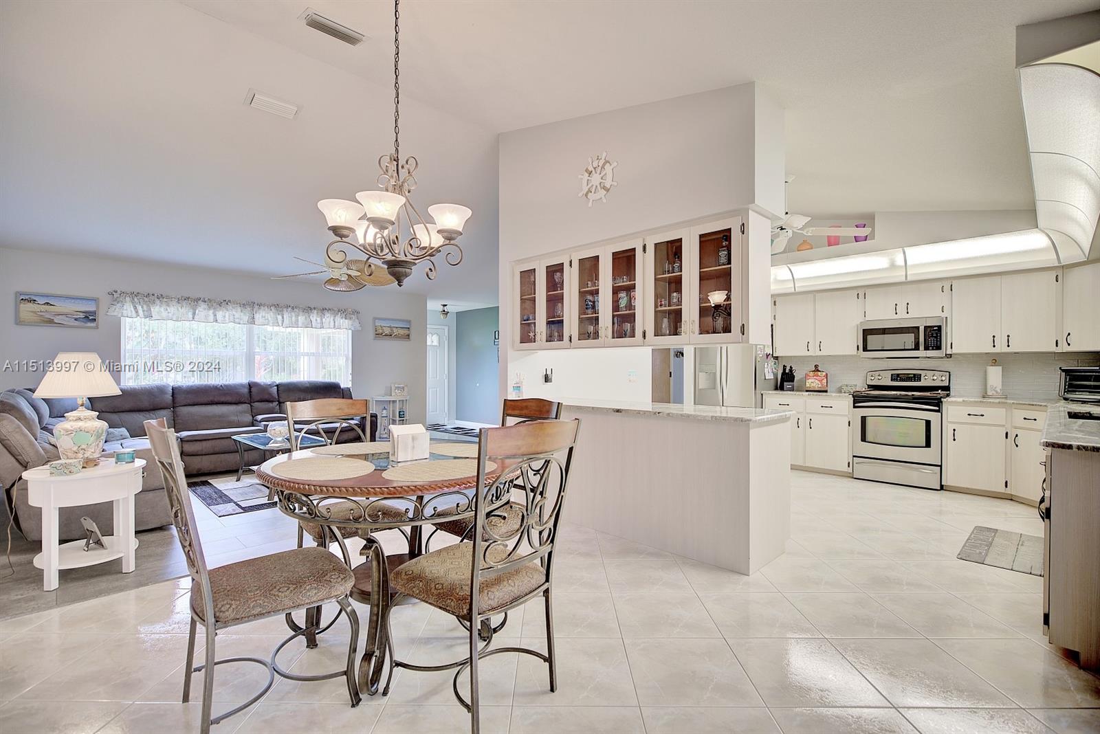LEISURE LAKES - Residential