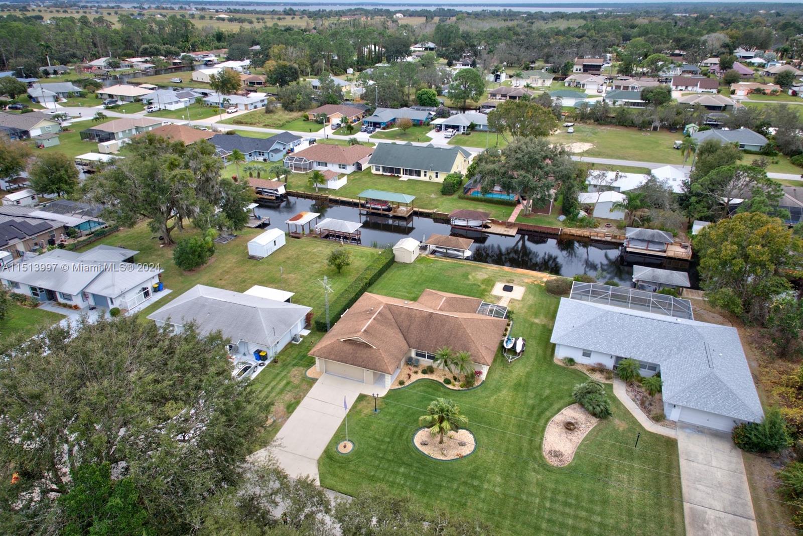 LEISURE LAKES - Residential