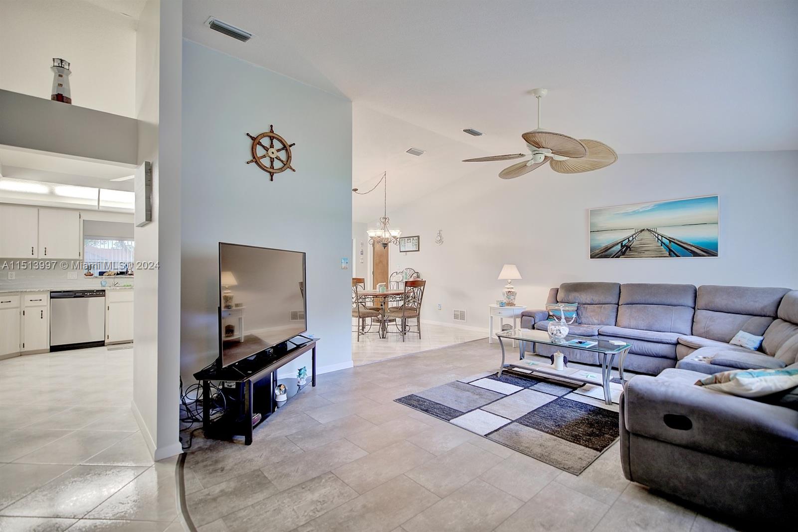 LEISURE LAKES - Residential