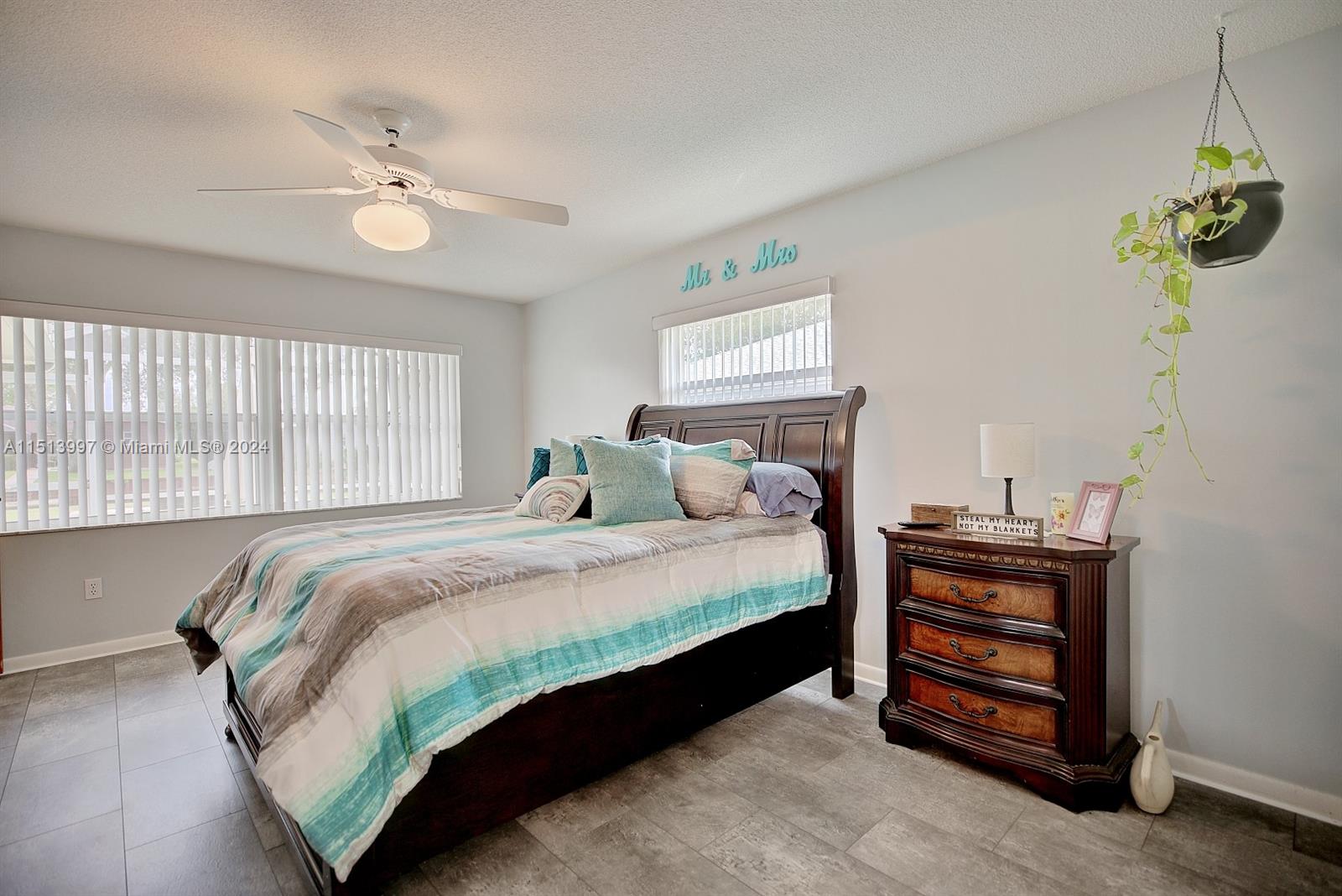 LEISURE LAKES - Residential