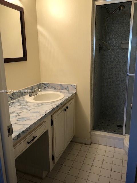 SUNRISE LAKES 45 CONDO - Residential Lease