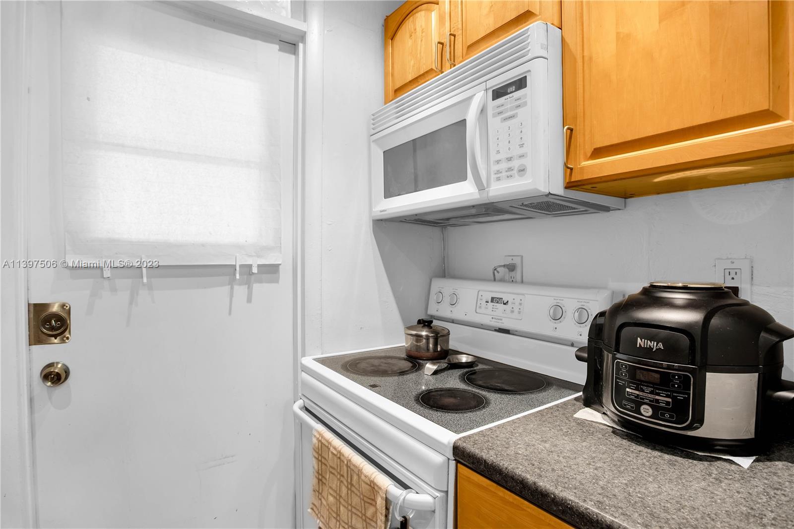 921 JEFFERSON AVE CONDO - Residential
