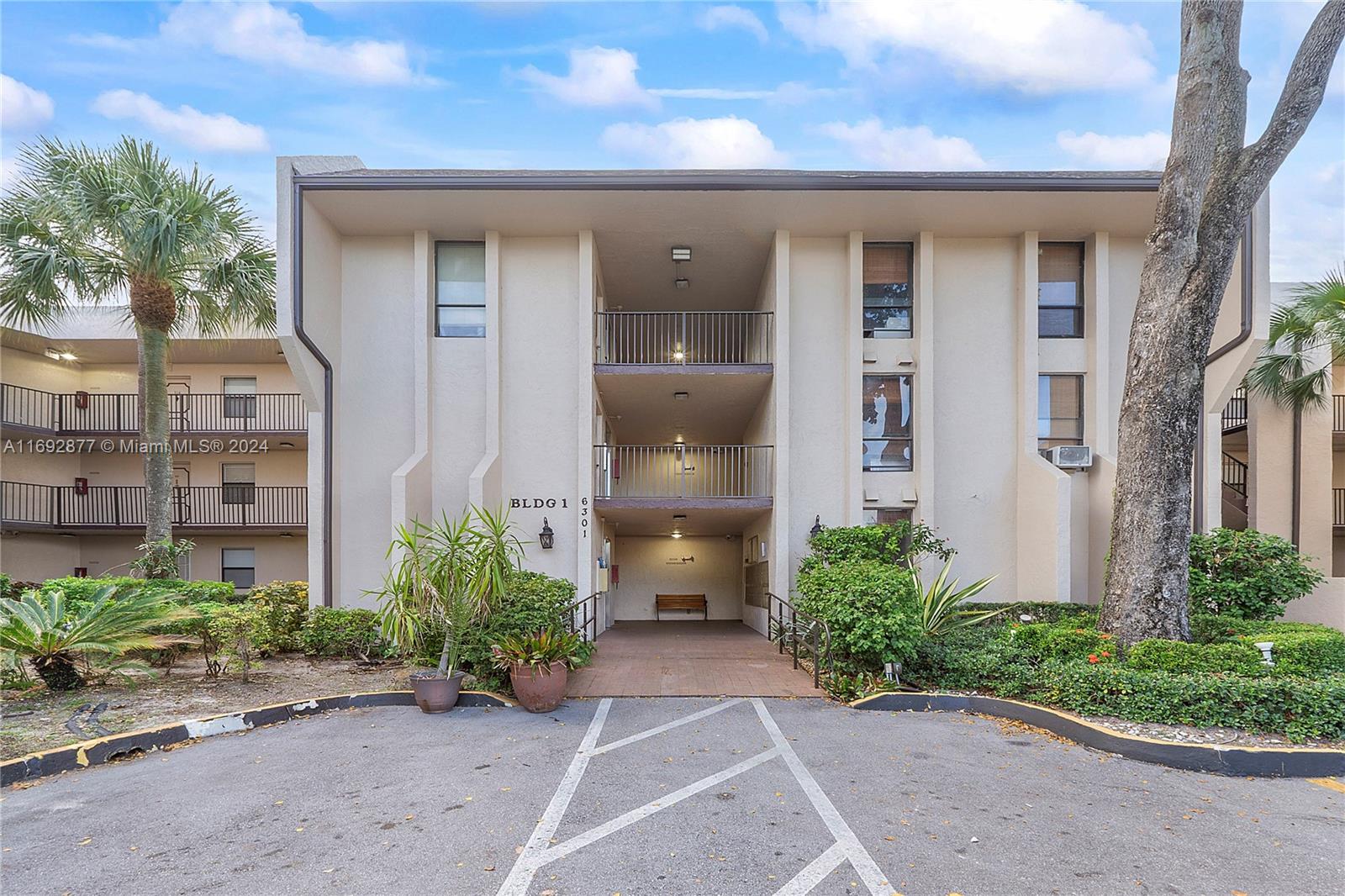 Amazing 2 Bedroom/ 2 Bath Ground Floor Condo In ALL AGES Concord Village Located In The Heart Of Tamarac. 40 Year Certification Complete. Ground Floor Unit With Parking Right Outside The Unit. Kitchen With Laminate Floors, SS Range And Refrigerator, Black Dishwasher & Large Pantry W/Lots Of Storage. Living Room/Dining With Updated Ceiling Fan And Light Fixtures. Tile In Common Areas. Primary Suite With Wood Plank Tile And Walk-In Closet. En-Suite Bathroom With Wood Vanity, Granite Countertop, Mirror With Storage And Updated Tile Shower. Second Bedroom With Laminate Floors, Blinds, Ceiling Fan And Walk-In Closet. Hall Bath With Wood Vanity, Granite Countertop, Mirror With Storage And Tub/Shower. Screened Patio With Roll Down Shutters. Close To Major Highways, Shopping And More. A Must See!!