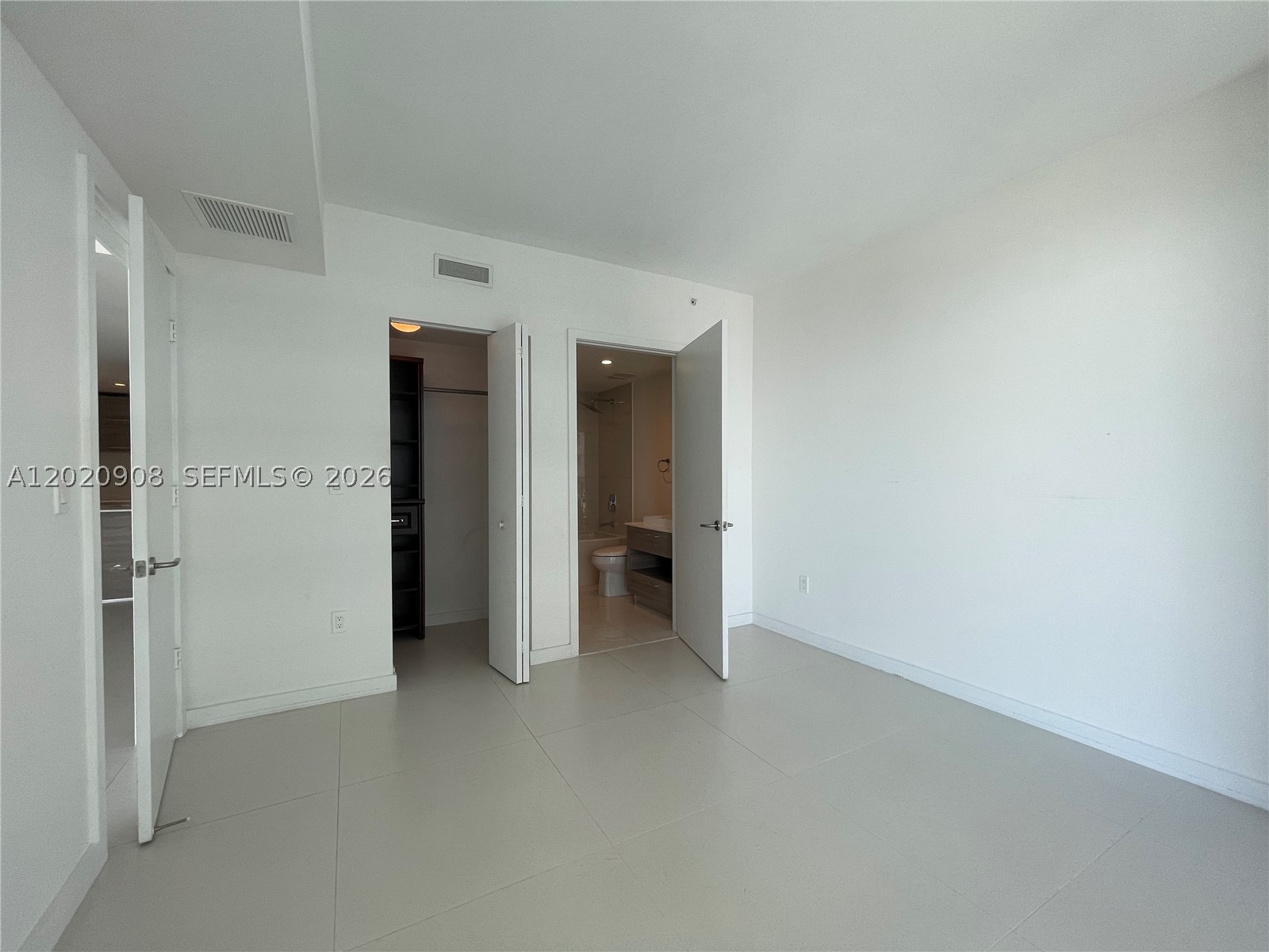 DUA RESIDENCES - Residential Lease