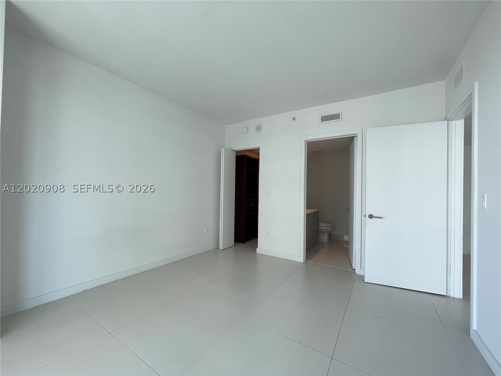 DUA RESIDENCES - Residential Lease