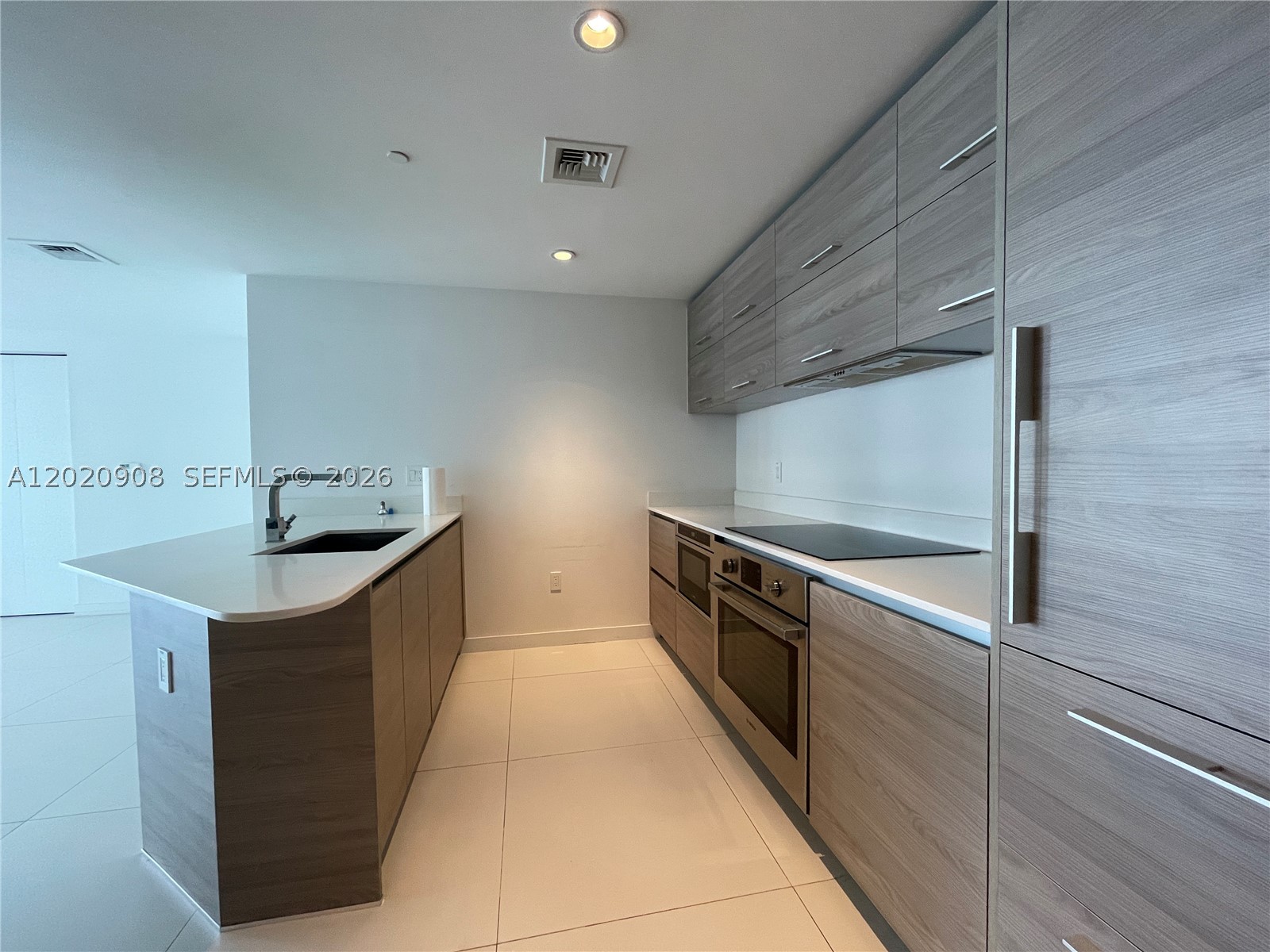 DUA RESIDENCES - Residential Lease