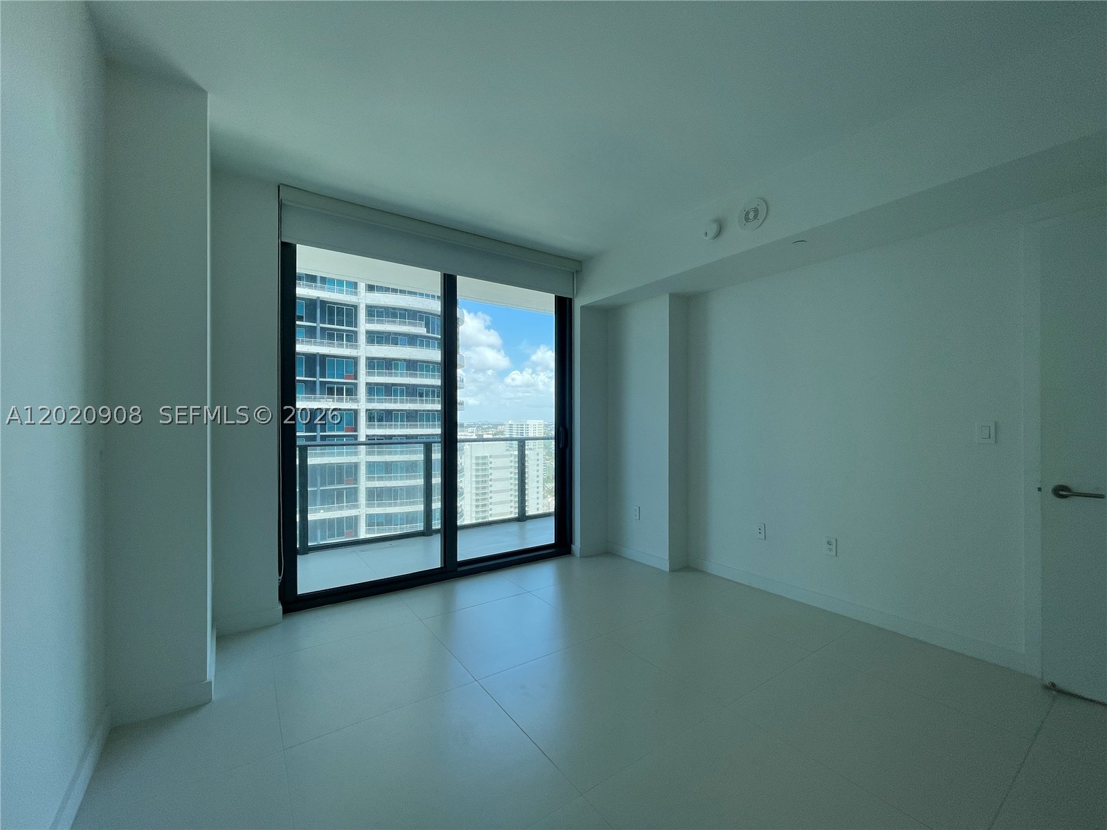 DUA RESIDENCES - Residential Lease
