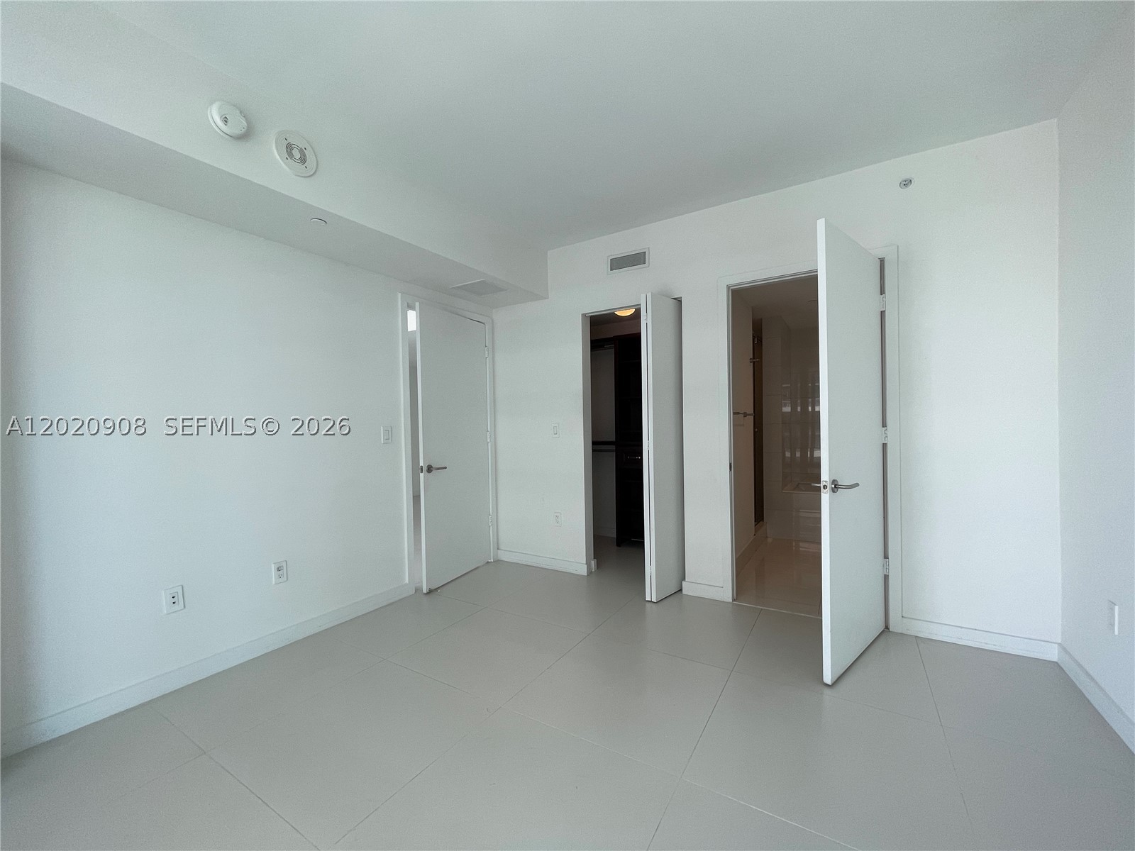 DUA RESIDENCES - Residential Lease