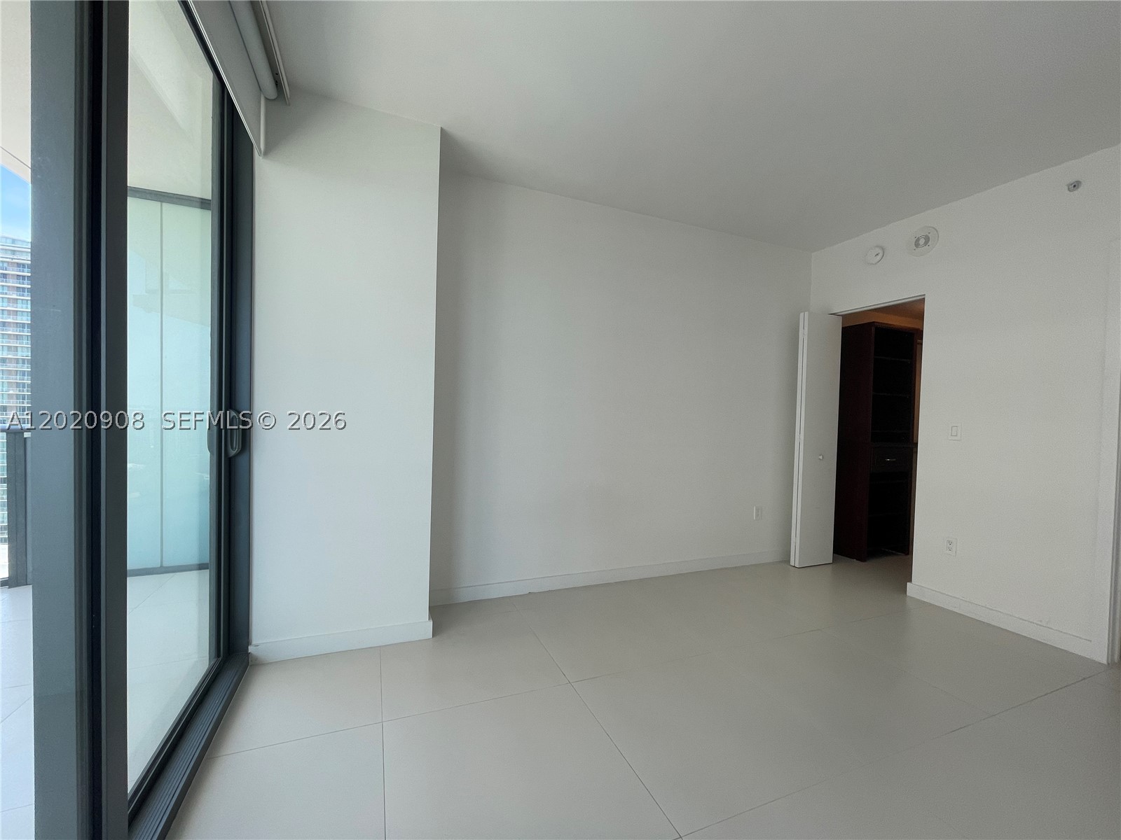 DUA RESIDENCES - Residential Lease