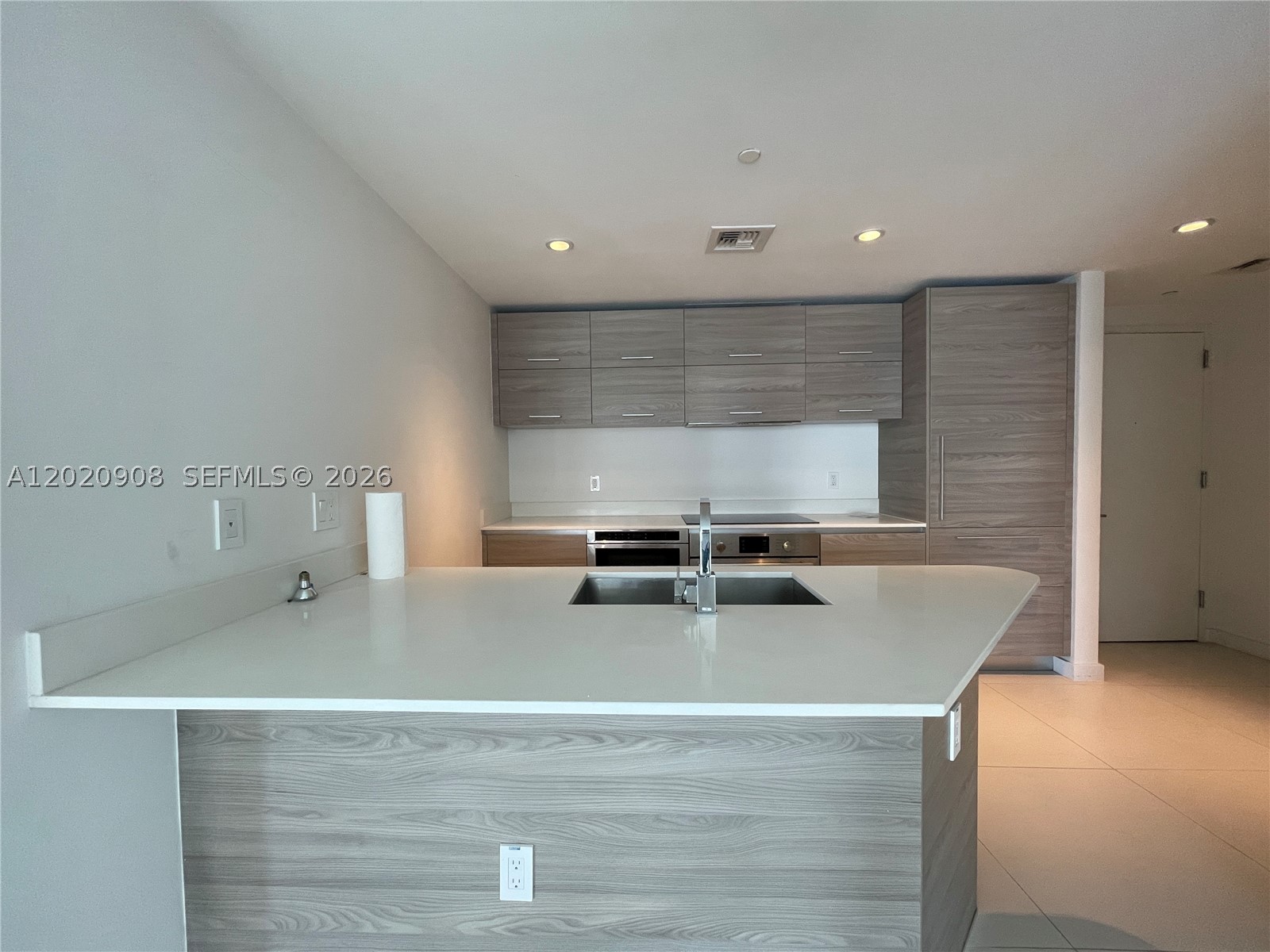 DUA RESIDENCES - Residential Lease