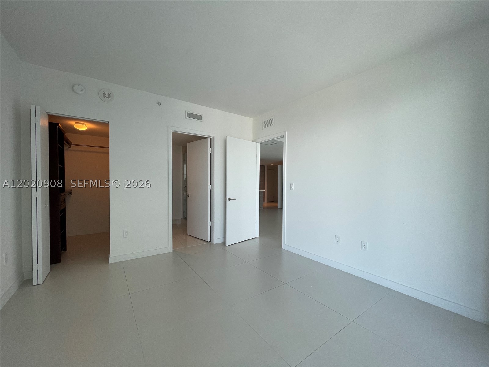 DUA RESIDENCES - Residential Lease