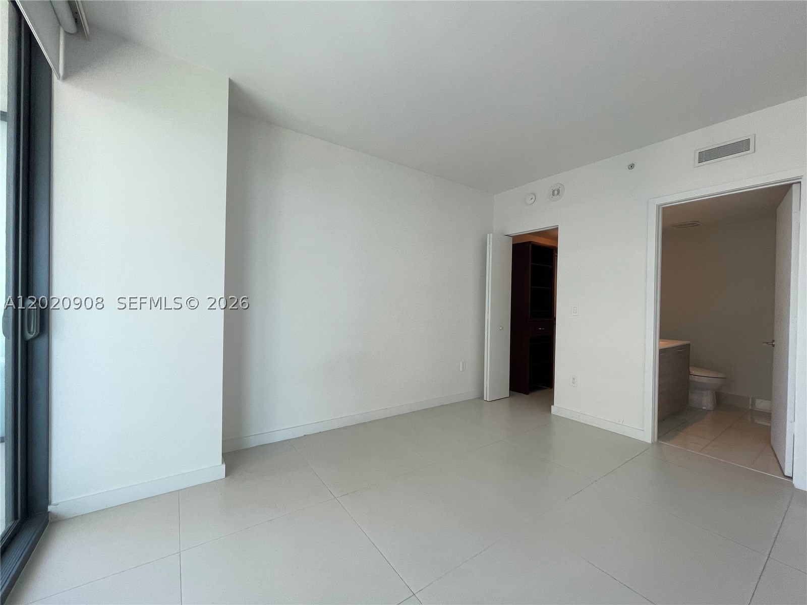 DUA RESIDENCES - Residential Lease