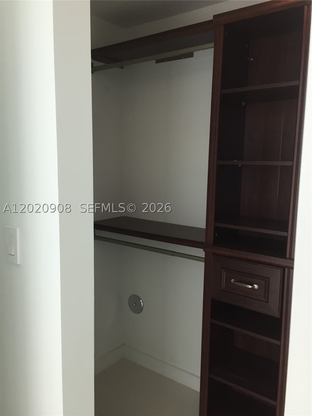 DUA RESIDENCES - Residential Lease