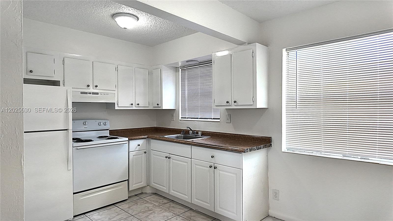 Spacious 1-bedroom apartment in the heart of Hallandale! Located just 1.5 miles from the beach and close to US-1, this unit offers unbeatable convenience. Enjoy easy access to grocery stores, shopping strips, casinos, and more. Featuring central HVAC for year-round comfort, this property has no HOA and offers fast approval perfect for a quick move-in. Don’t miss out on this prime location with everything you need just minutes away