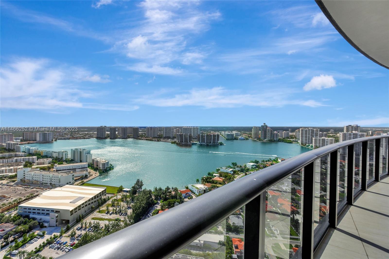 18555 COLLINS AVENUE COND - Residential