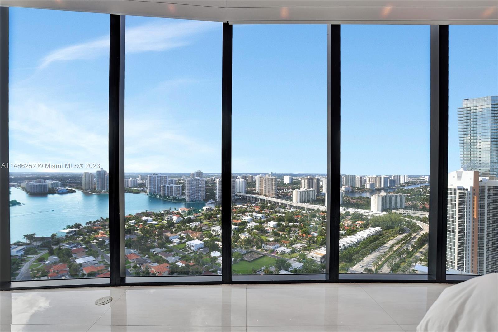 18555 COLLINS AVENUE COND - Residential