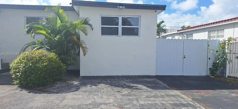 MIRACLE MANOR 4TH ADDN - Residential Lease