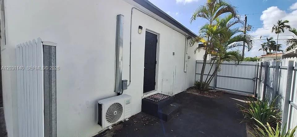 MIRACLE MANOR 4TH ADDN - Residential Lease