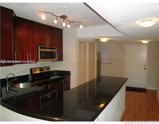 MANARANDA VILLAGE CONDO - Residential Lease