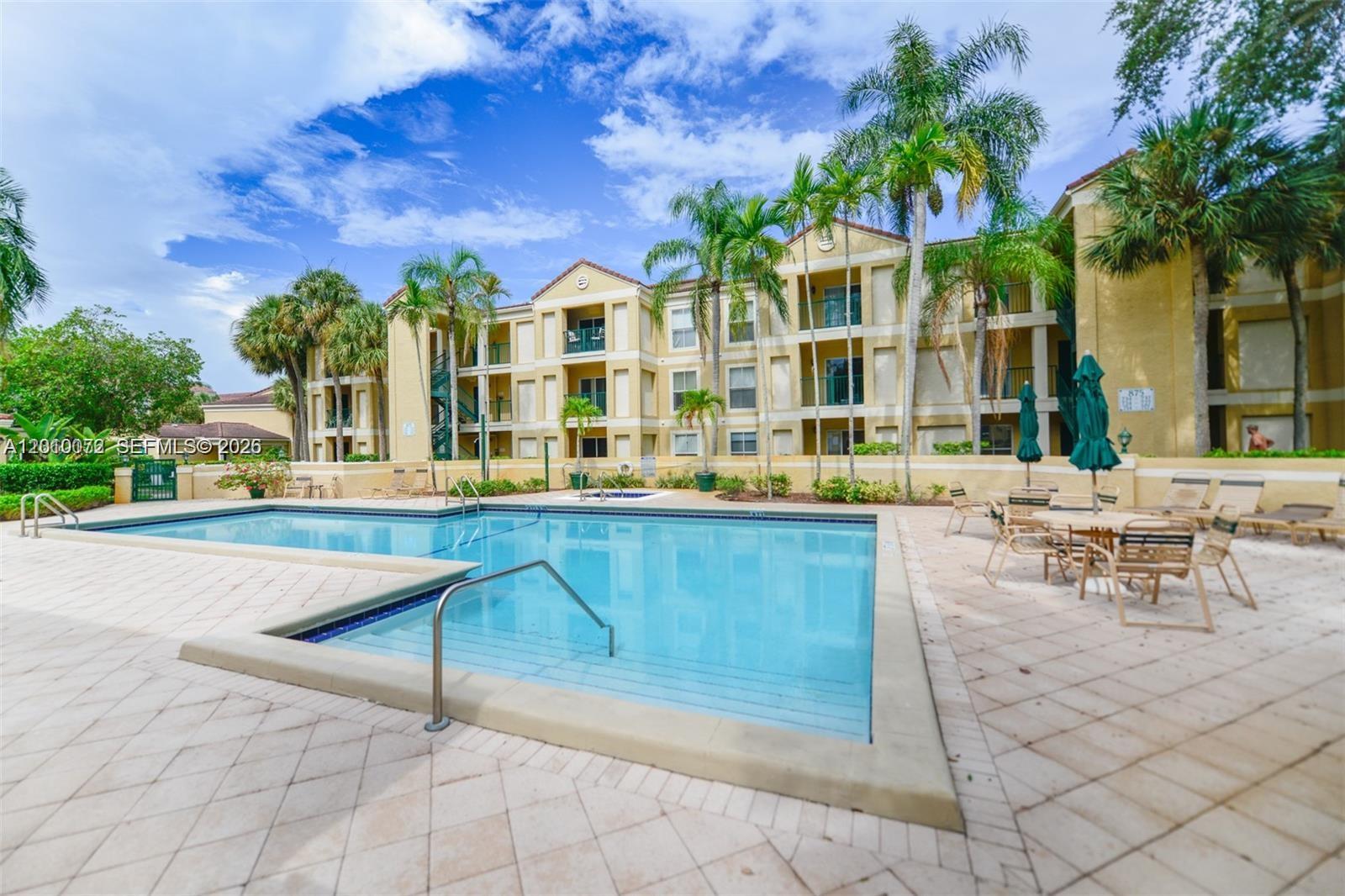 SAVANNAH AT RIVERSIDE CON - Residential
