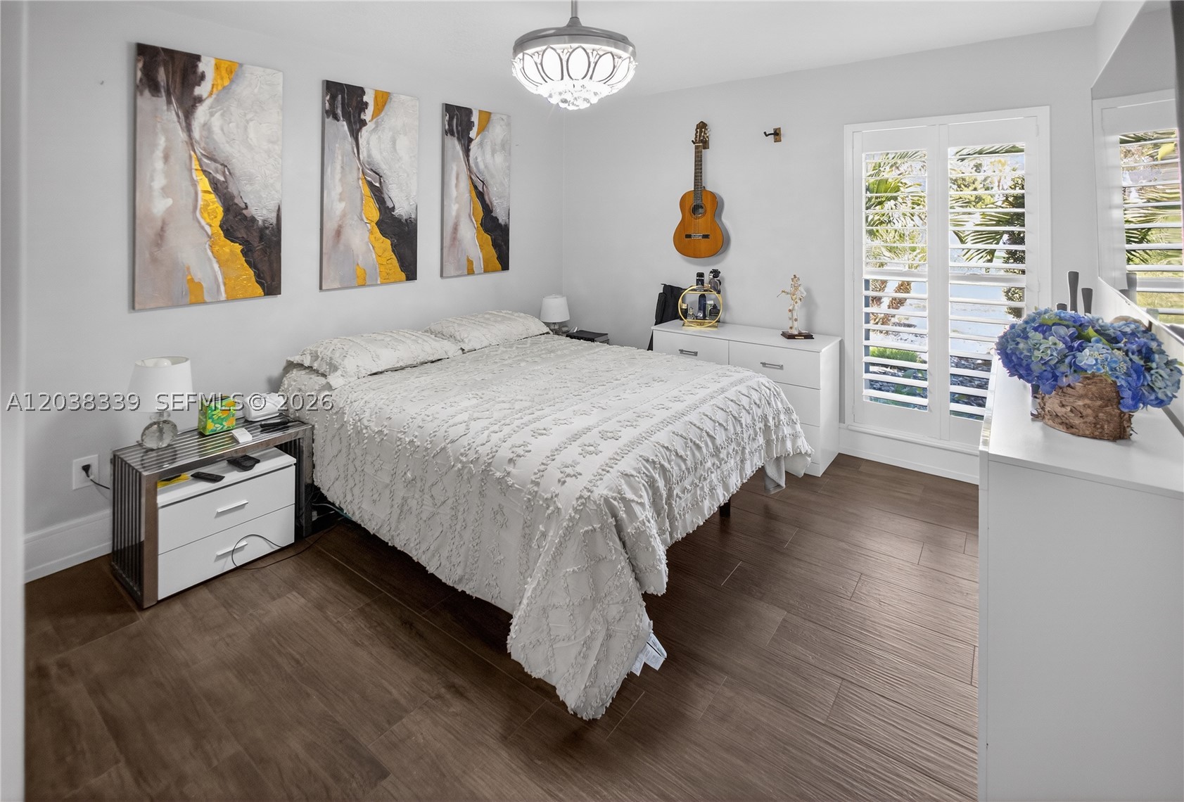 KINGS GROVE - Residential