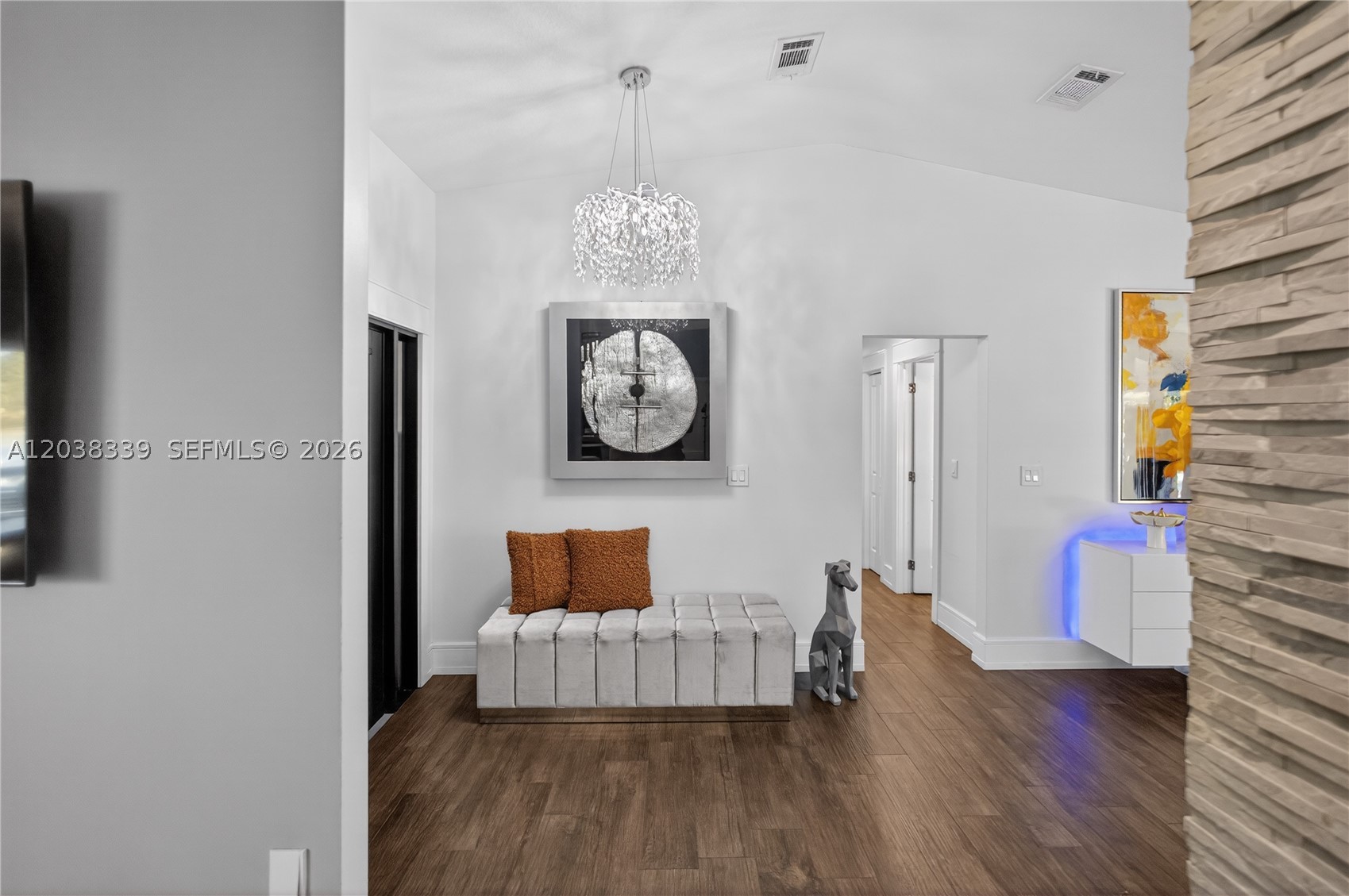 KINGS GROVE - Residential