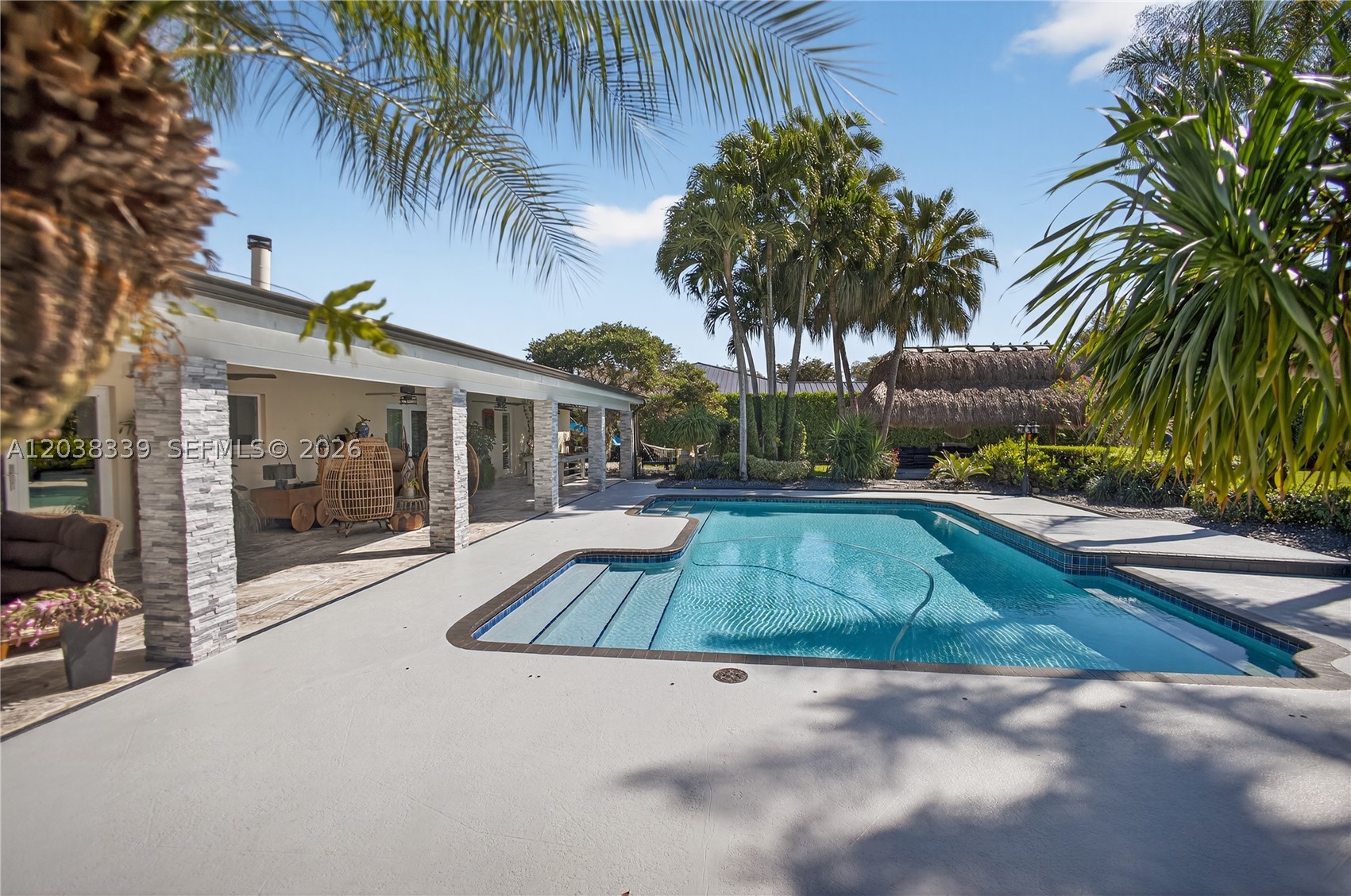 KINGS GROVE - Residential