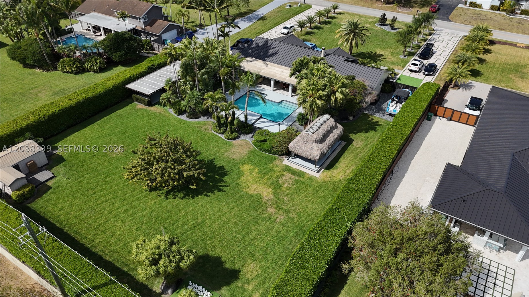 KINGS GROVE - Residential