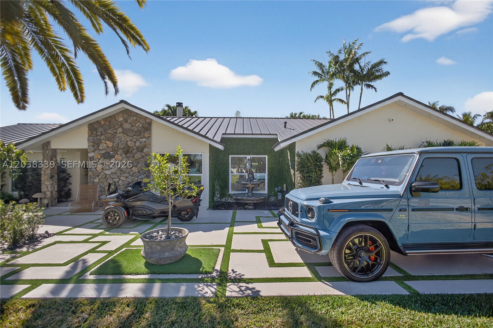 KINGS GROVE - Residential