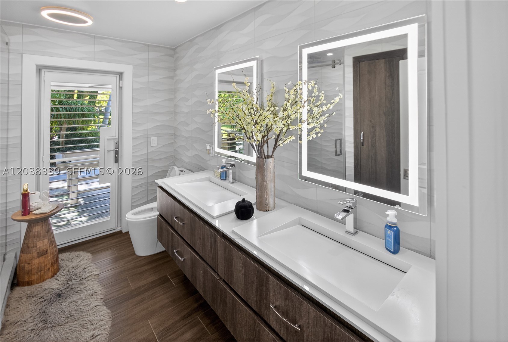 KINGS GROVE - Residential