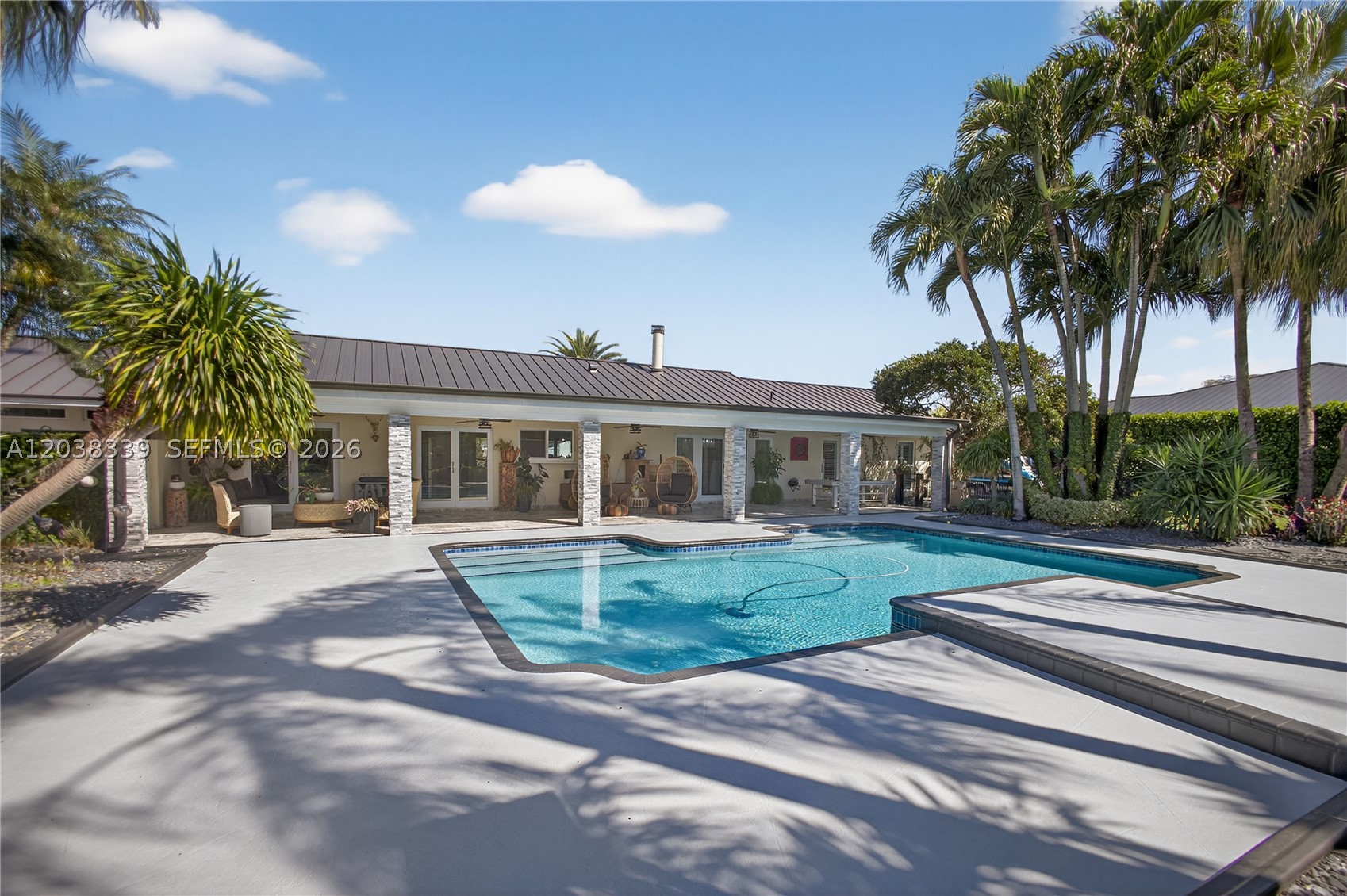KINGS GROVE - Residential