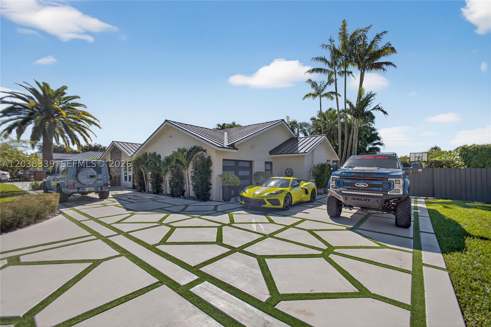 KINGS GROVE - Residential