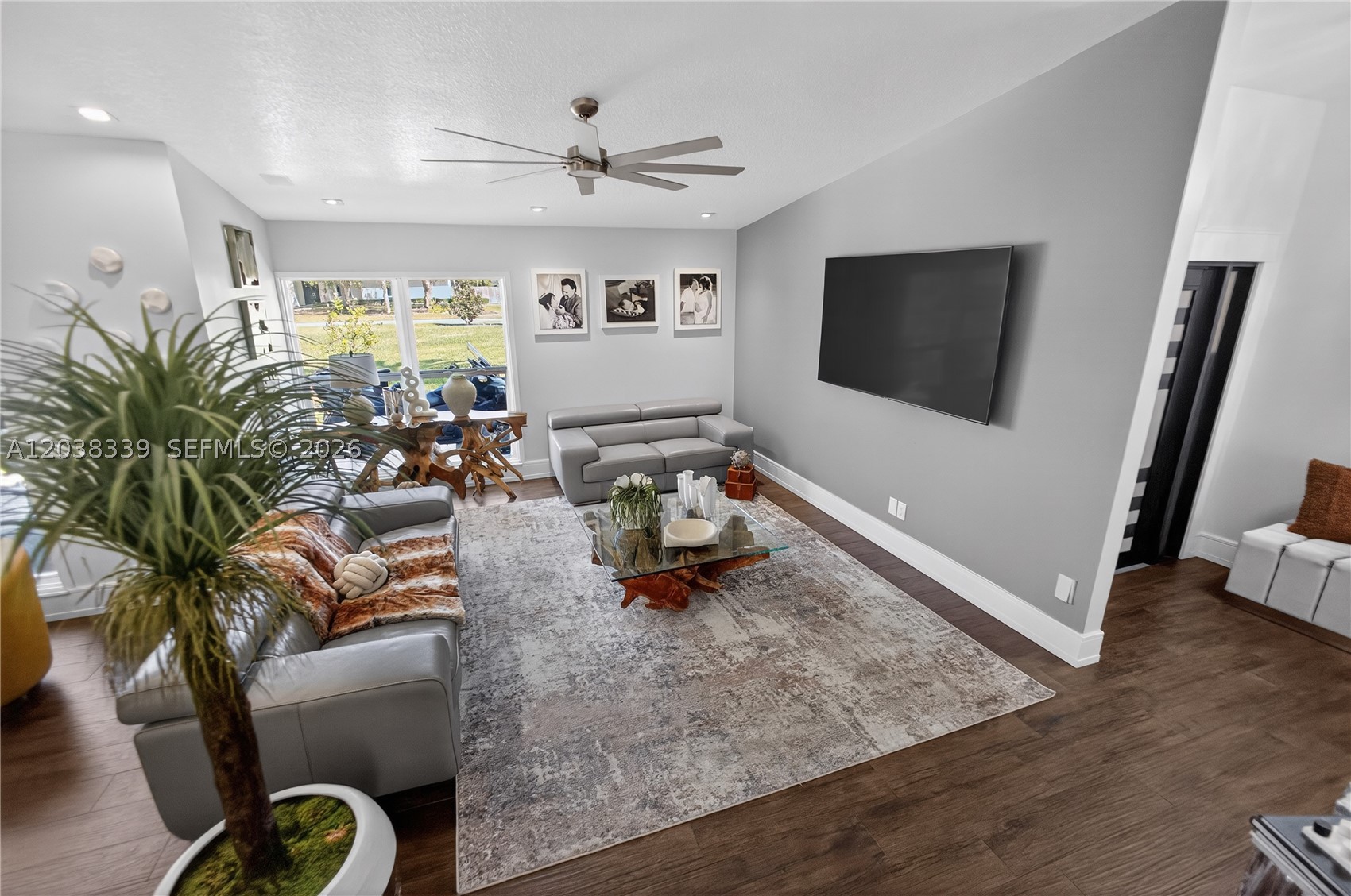 KINGS GROVE - Residential