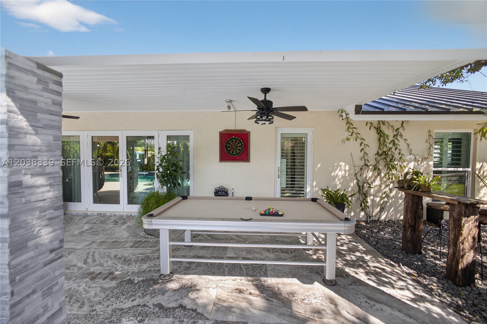 KINGS GROVE - Residential