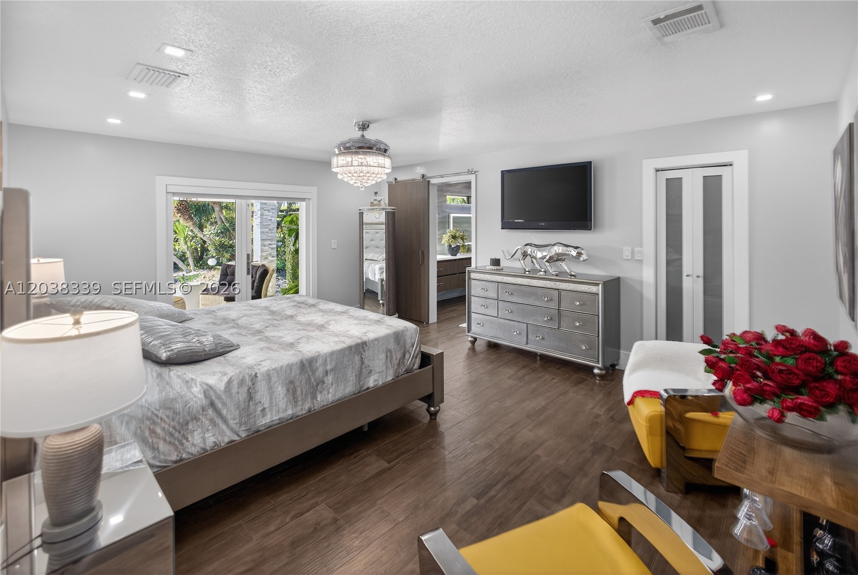 KINGS GROVE - Residential