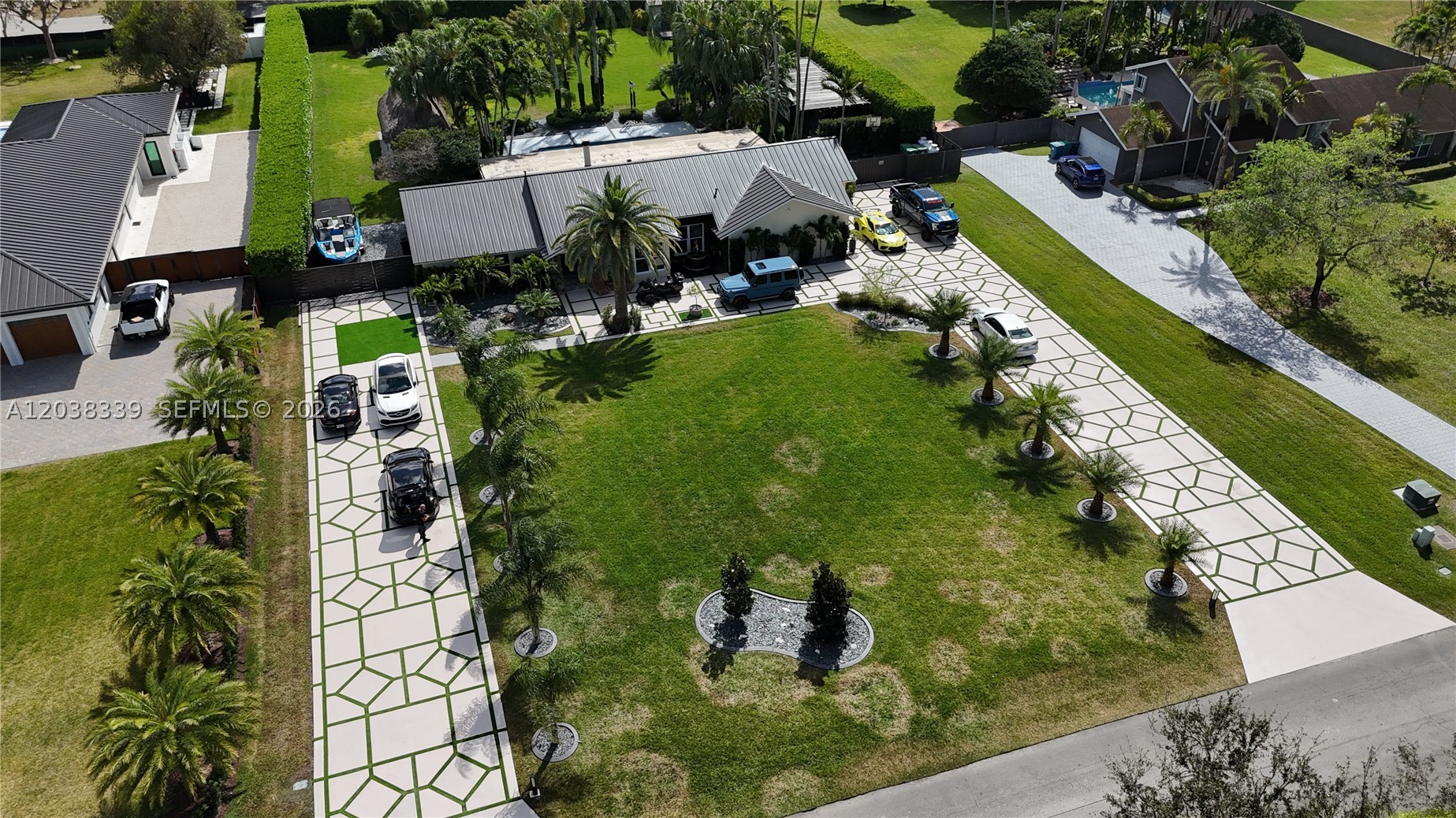 KINGS GROVE - Residential