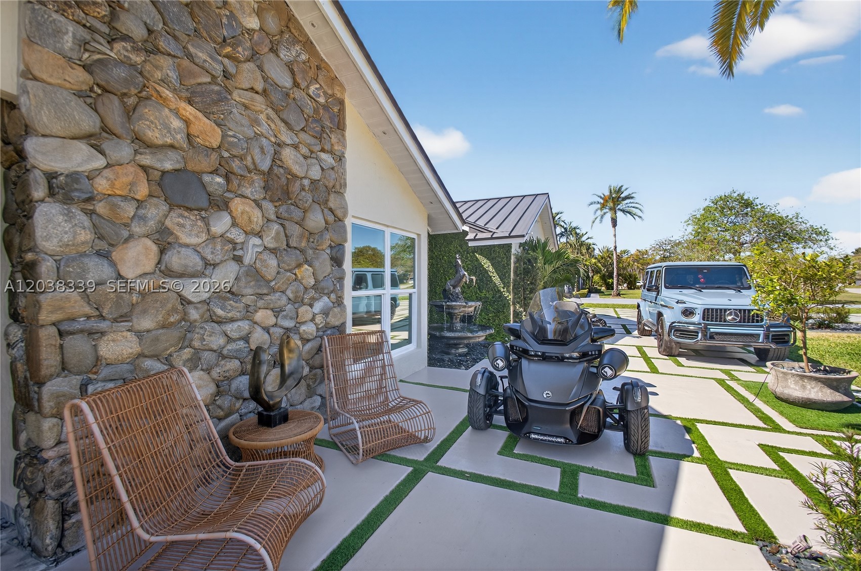 KINGS GROVE - Residential