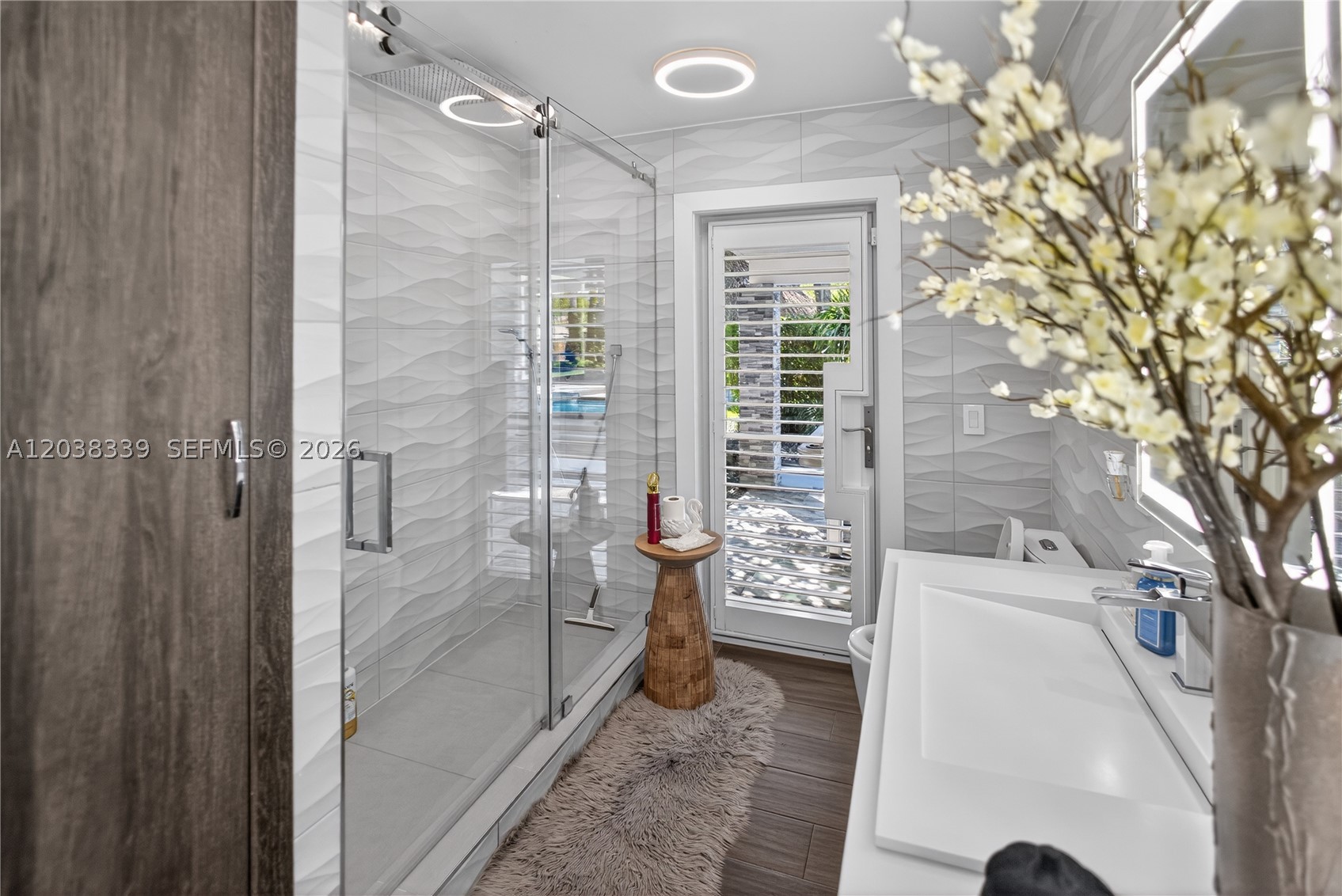 KINGS GROVE - Residential