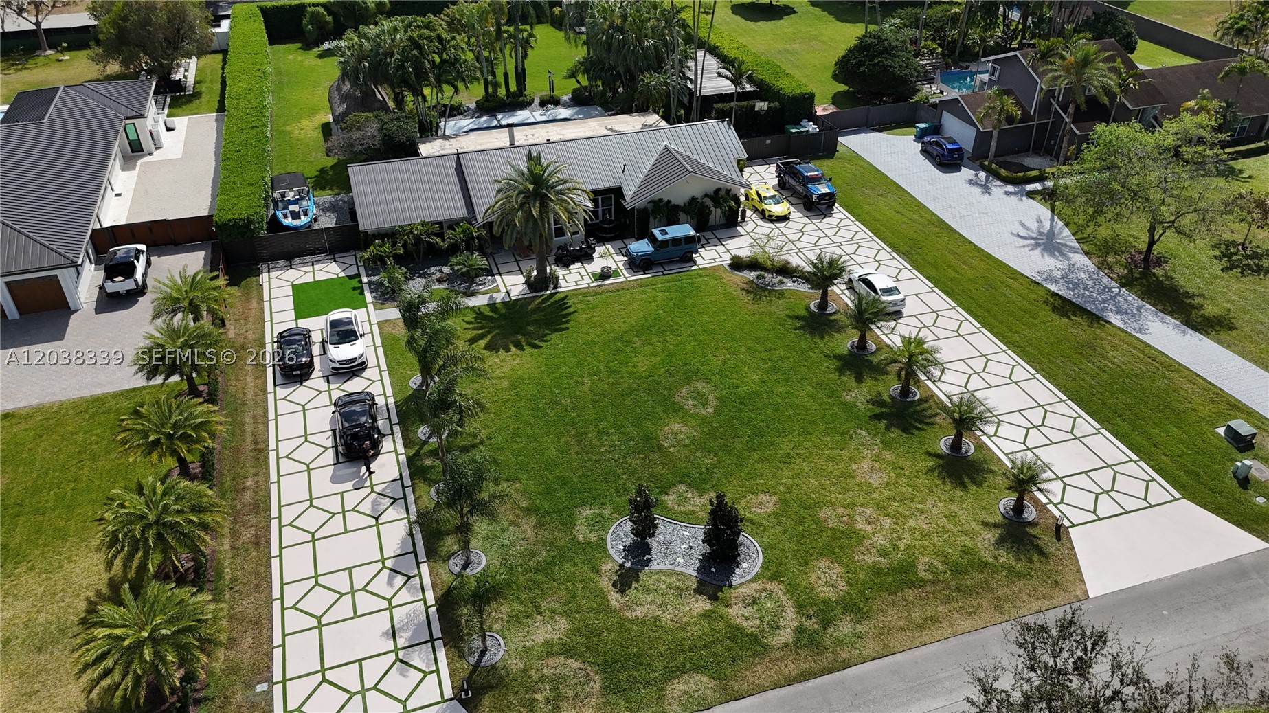 KINGS GROVE - Residential