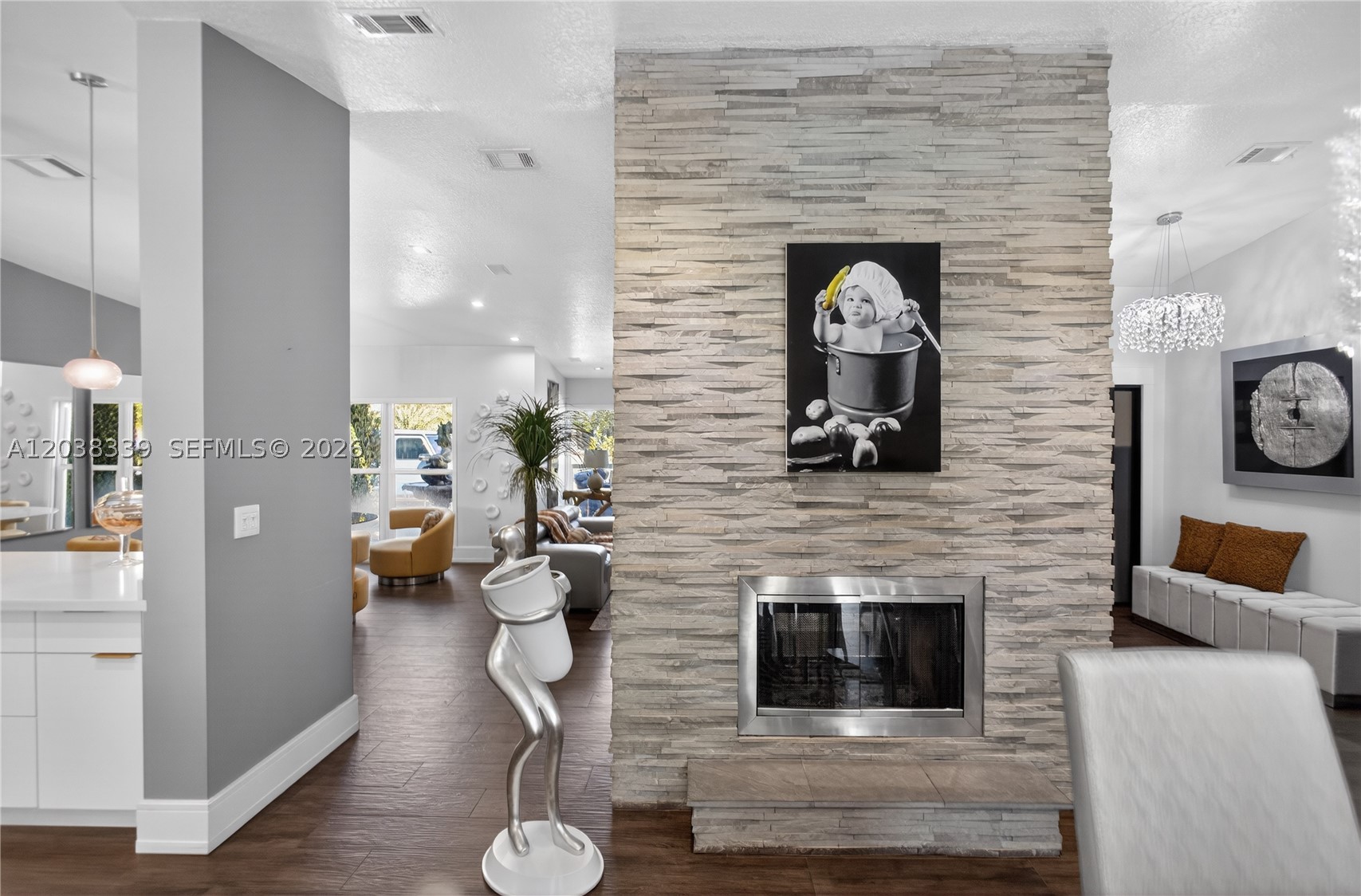 KINGS GROVE - Residential