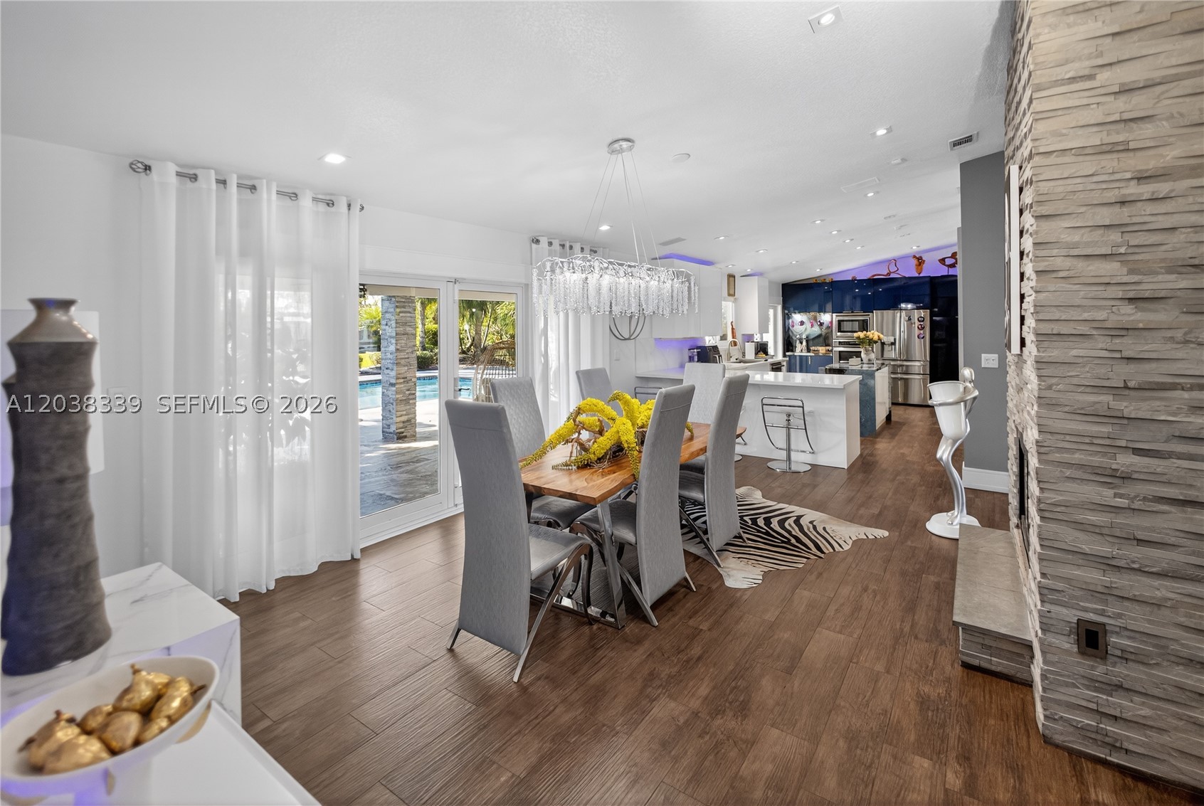KINGS GROVE - Residential